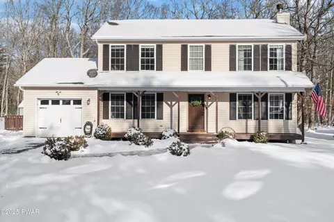 215 Lake Dr, Dingmans Ferry, PA 18328