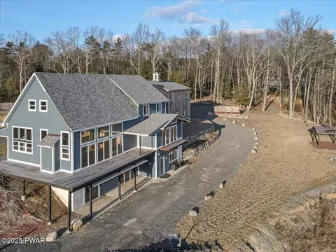 124 Mountainview Ct, Milford, PA 18337