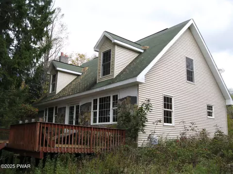 1025 Crosstown Hwy, Starrucca, PA 18462