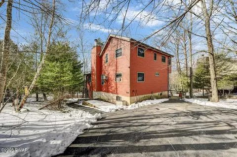 5 Pinecrest Ct, Lake Ariel, PA 18436