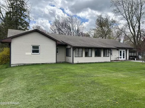 448 Cemetery Rd, Hamlin, PA 18444