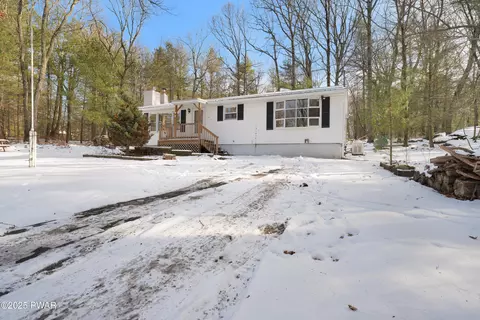 120 Tallwood Dr, Dingmans Ferry, PA 18328