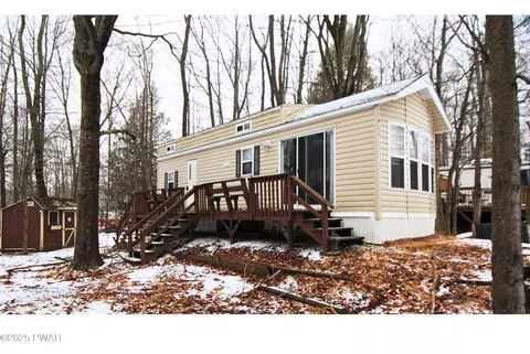 206 Bruin Way, Covington Twp, PA 18444