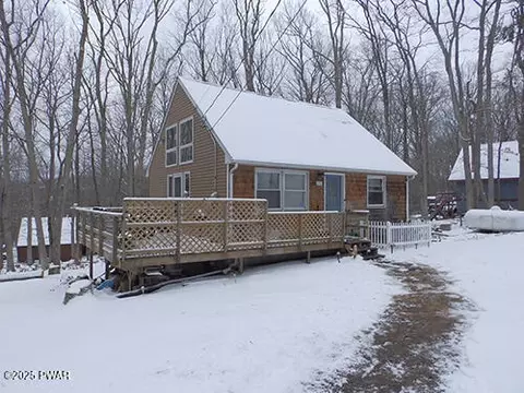 207 Ridge Dr, Milford, PA 18337