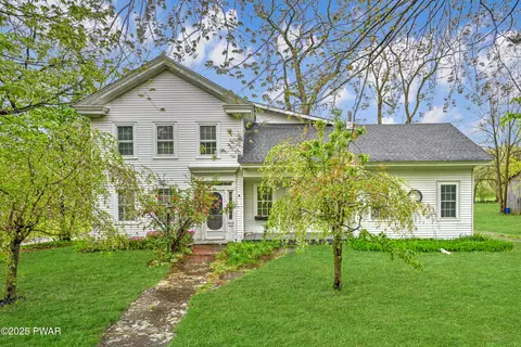 580 584 Sterling Rd, Newfoundland, PA 18445