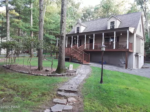 130 Terrace Rd, Tafton, PA 18464
