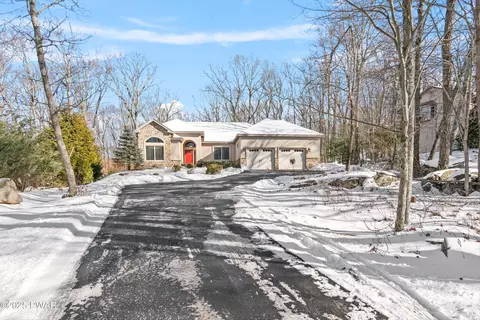 231 Forest Dr, Lords Valley, PA 18428