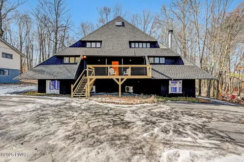 548 Parkwood Dr, Lake Ariel, PA 18436