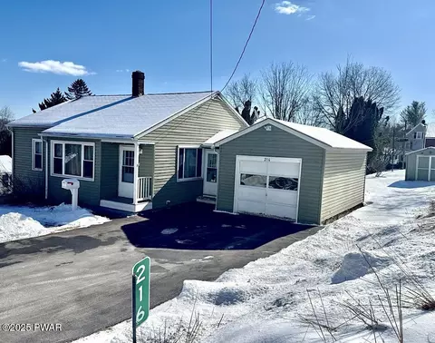 216 Russell St, Honesdale, PA 18431