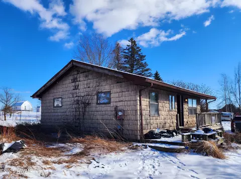 2154 Easton Tpke, Lake Ariel, PA 18436