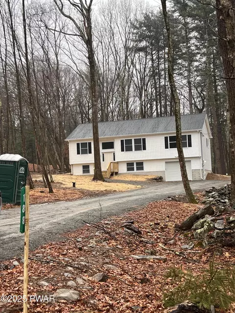 138 Columbine Ln, Milford, PA 18337