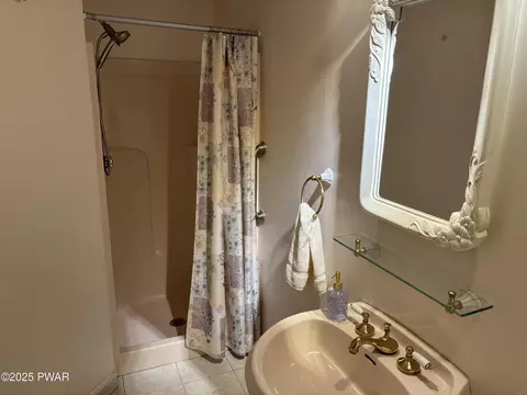 973 E Drinker St, Dunmore, PA 18512 photo 20
