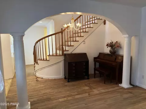 973 E Drinker St, Dunmore, PA 18512 photo 10