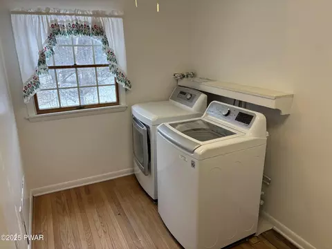 973 E Drinker St, Dunmore, PA 18512 photo 25