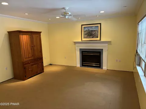 973 E Drinker St, Dunmore, PA 18512 photo 16