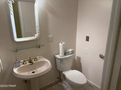 973 E Drinker St, Dunmore, PA 18512 photo 19