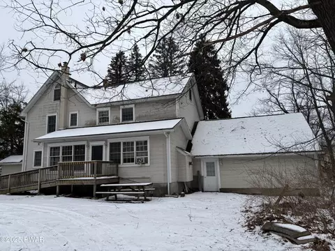 973 E Drinker St, Dunmore, PA 18512 photo 6