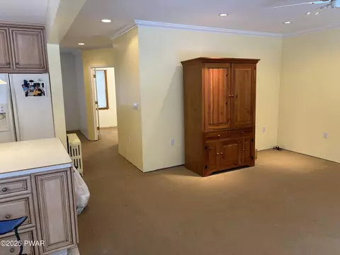 973 E Drinker St, Dunmore, PA 18512 photo 17