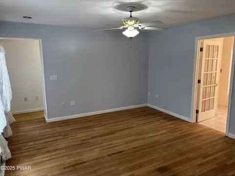 973 E Drinker St, Dunmore, PA 18512 photo 31