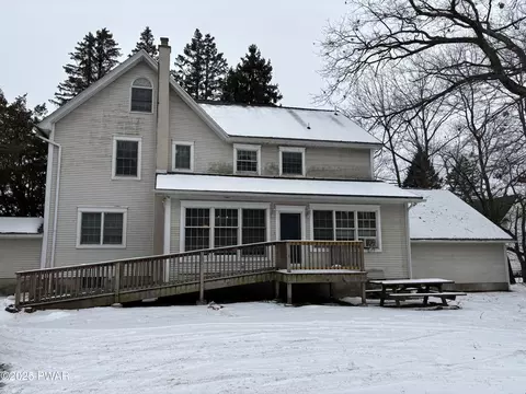 973 E Drinker St, Dunmore, PA 18512 photo 5