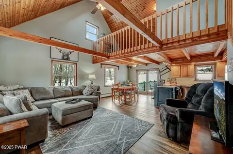 41 Deer Laurel Ests Rd, Lake Ariel, PA 18436
