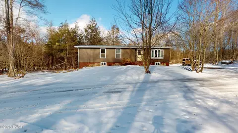46 Storm Rd, Covington Twp, PA 18444