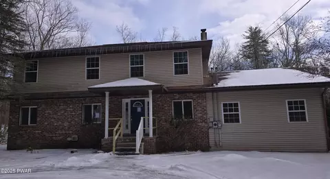 122 Crane Rd, Lakeville, PA 18438