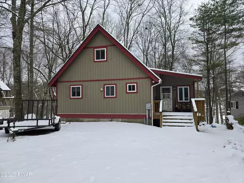 138 Fawn Lake Dr, Dingmans Ferry, PA 18328