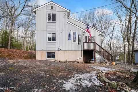 102 Birch Ter, Dingmans Ferry, PA 18328