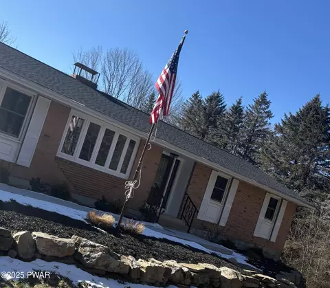 170 Nevin Rd, Newfoundland, PA 18445