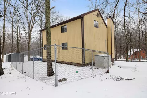 135 Depue Cir, Bushkill, PA 18324 photo 23