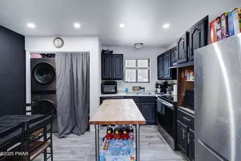 135 Depue Cir, Bushkill, PA 18324 photo 8