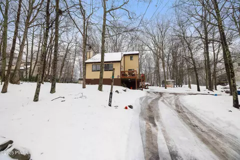 135 Depue Cir, Bushkill, PA 18324 photo 25