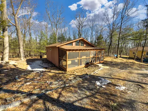 118 Sunset Dr, Milford, PA 18337
