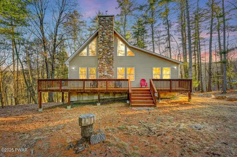 111 Bugle Ct, Lackawaxen, PA 18435
