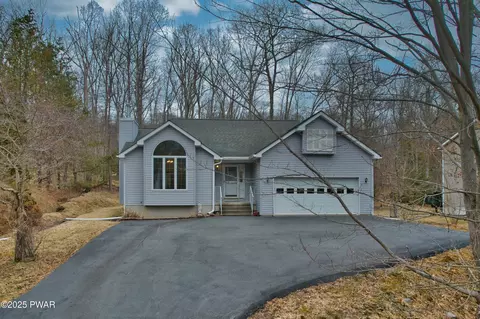214 Vandermark Dr, Milford, PA 18337