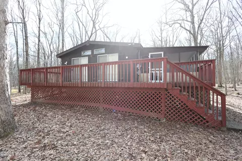 178 Oak Hill Road Rd, Hawley, PA 18428