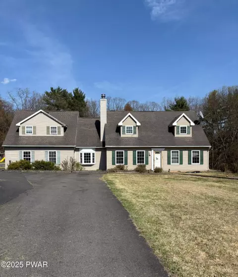 2250 Suburban Ln, Effort, PA 18330