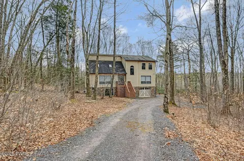 88 Ridgewood Cir, Lake Ariel, PA 18436