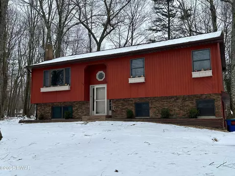 119 Oak Dr, Shohola, PA 18458