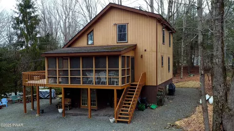 122 Deerfield Rd, Lake Ariel, PA 18436