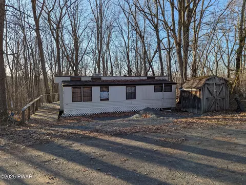 973 Beaver Ln, Shohola, PA 18458