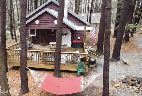110 Black Bear Run, Paupack, PA 18451