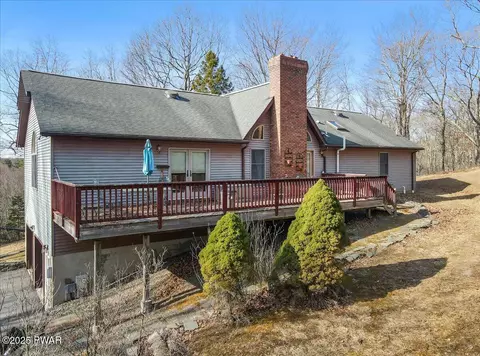 104 Adam Ct, Shohola, PA 18458