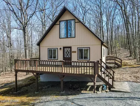 122 Squaw Valley Ln, Tafton, PA 18464