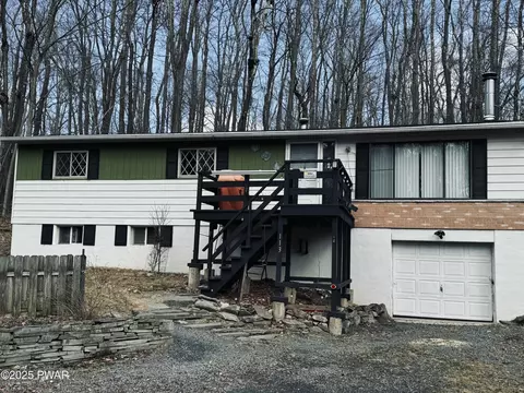 113 Horizon Dr, Greentown, PA 18426