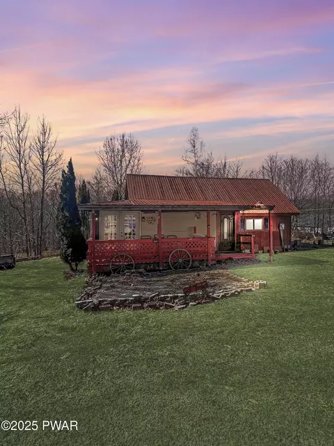 631 Ravnikar Rd, Forest City, PA 18421
