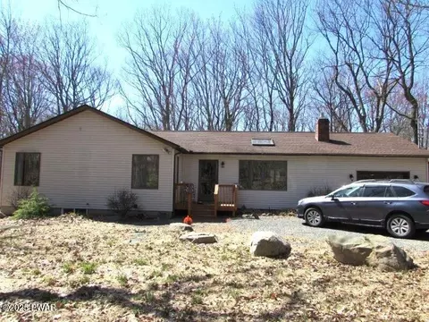 140 Pommel Dr, Lords Valley, PA 18428