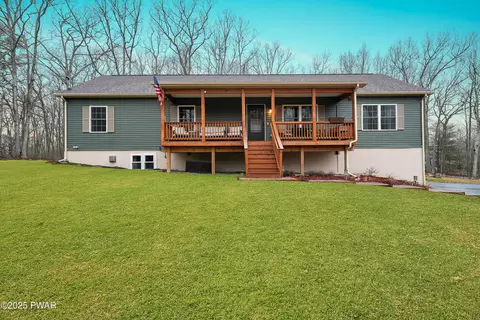 103 Oak Ln, Milford, PA 18337