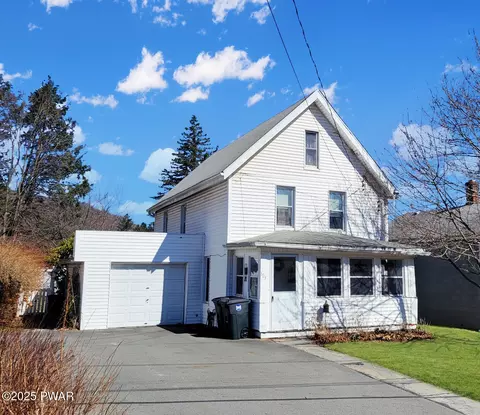 603 High St, Honesdale, PA 18431